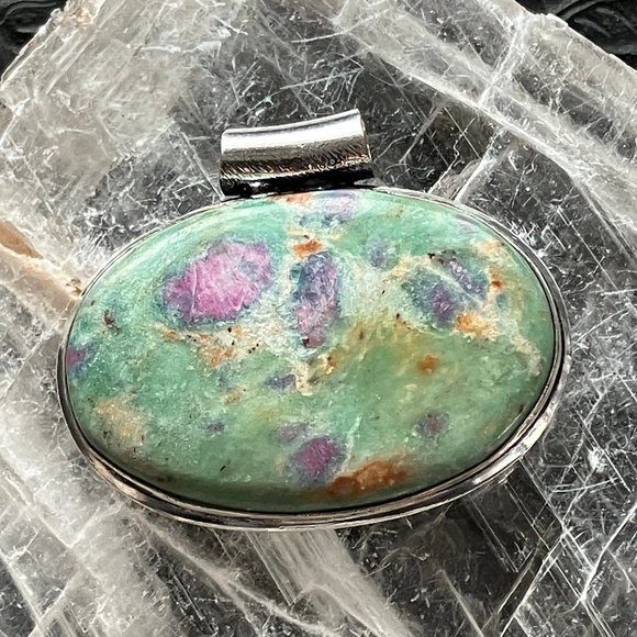 Natural Ruby Fuschite Kyanite Stone Jewelry Crystal Pendant - Picture 1 of 7